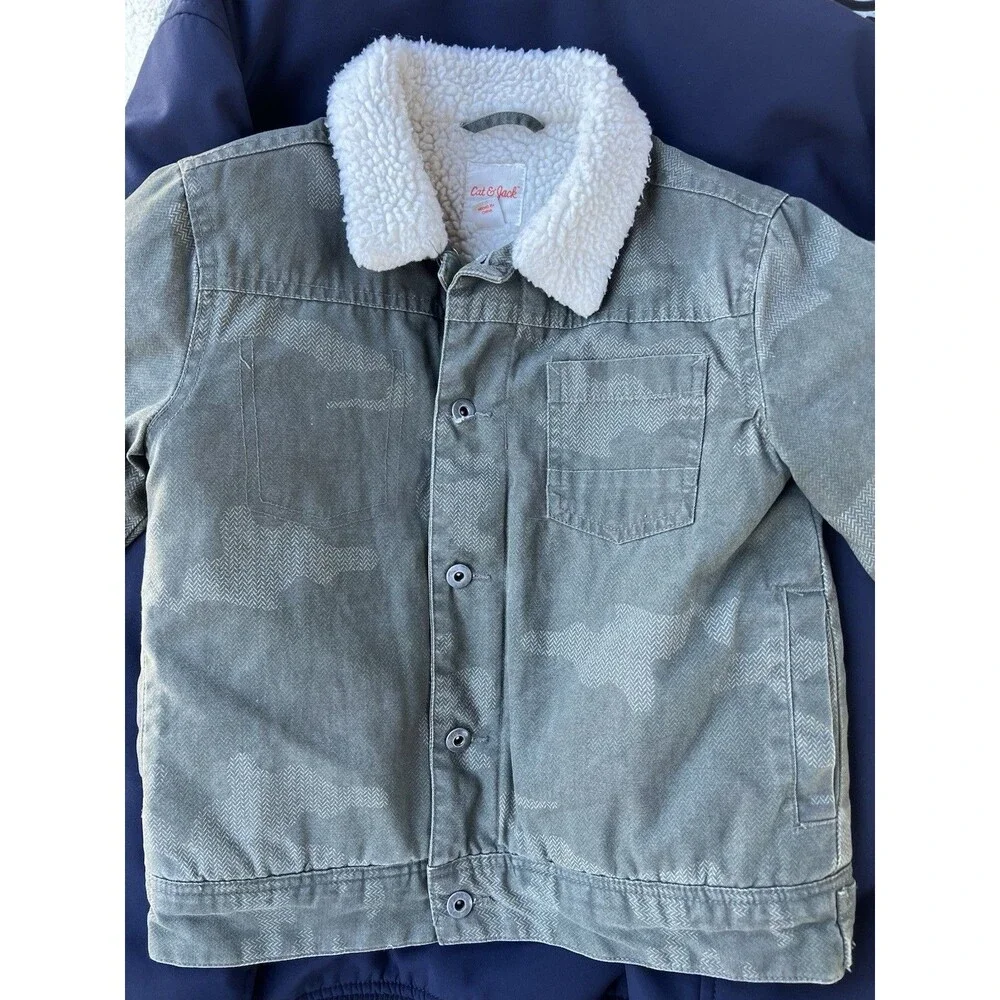 Cat & Jack Sherpa Collar Camo Jacket Kids Size 6/7 Gray Green Trucker Coat